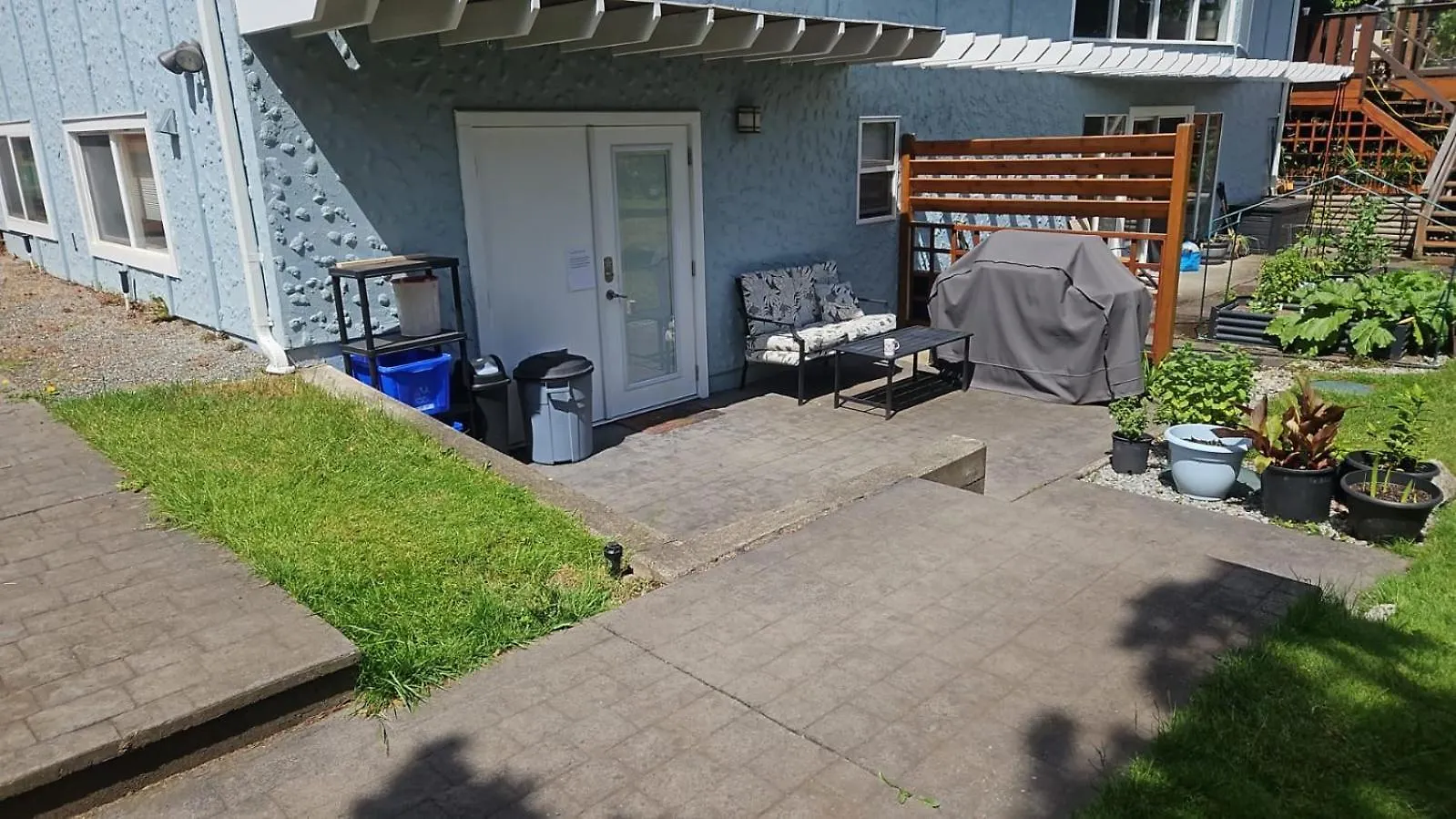 Apartment Lovely 1 Bedroom Suite Near Town Victoria Canada